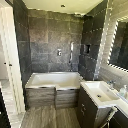 A Comfort & Peaceful Apartment Eltham Extérieur photo